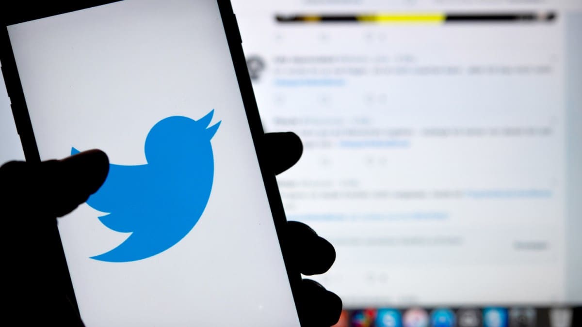 how to view tweets from suspended accounts